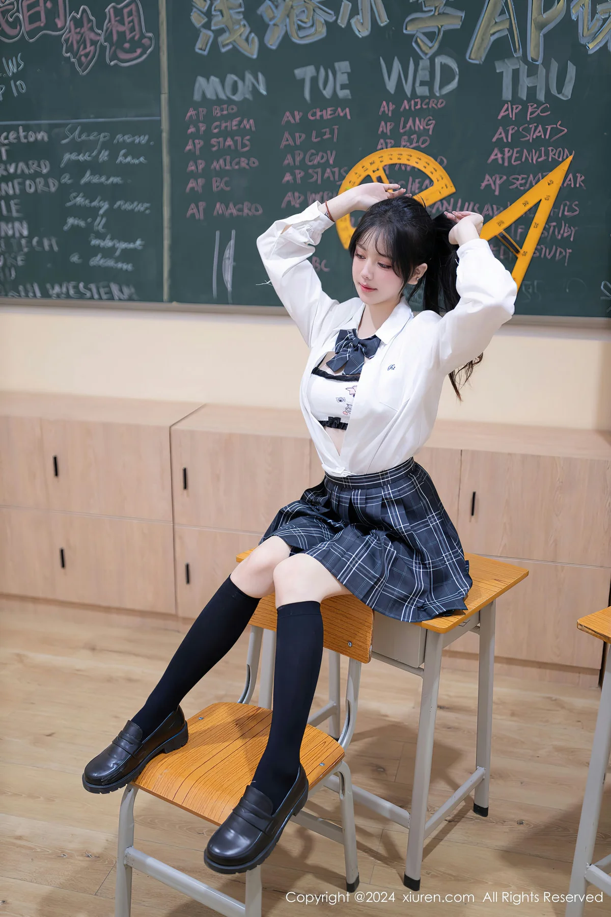 XiuRen 秀人 No.8058  幼幼 教室调教性感套装性感写真111 - 8