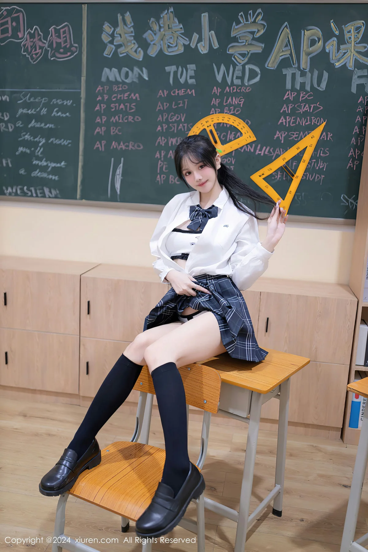 XiuRen 秀人 No.8058  幼幼 教室调教性感套装性感写真111 - 10