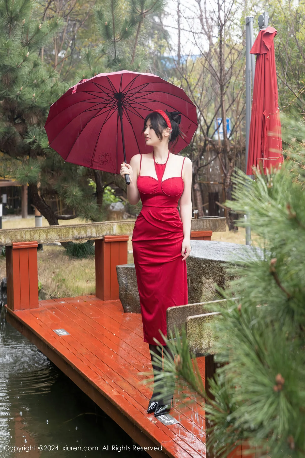 XiuRen 秀人 No.8078  诗诗kiki 红色情趣吊带写真1 - 2