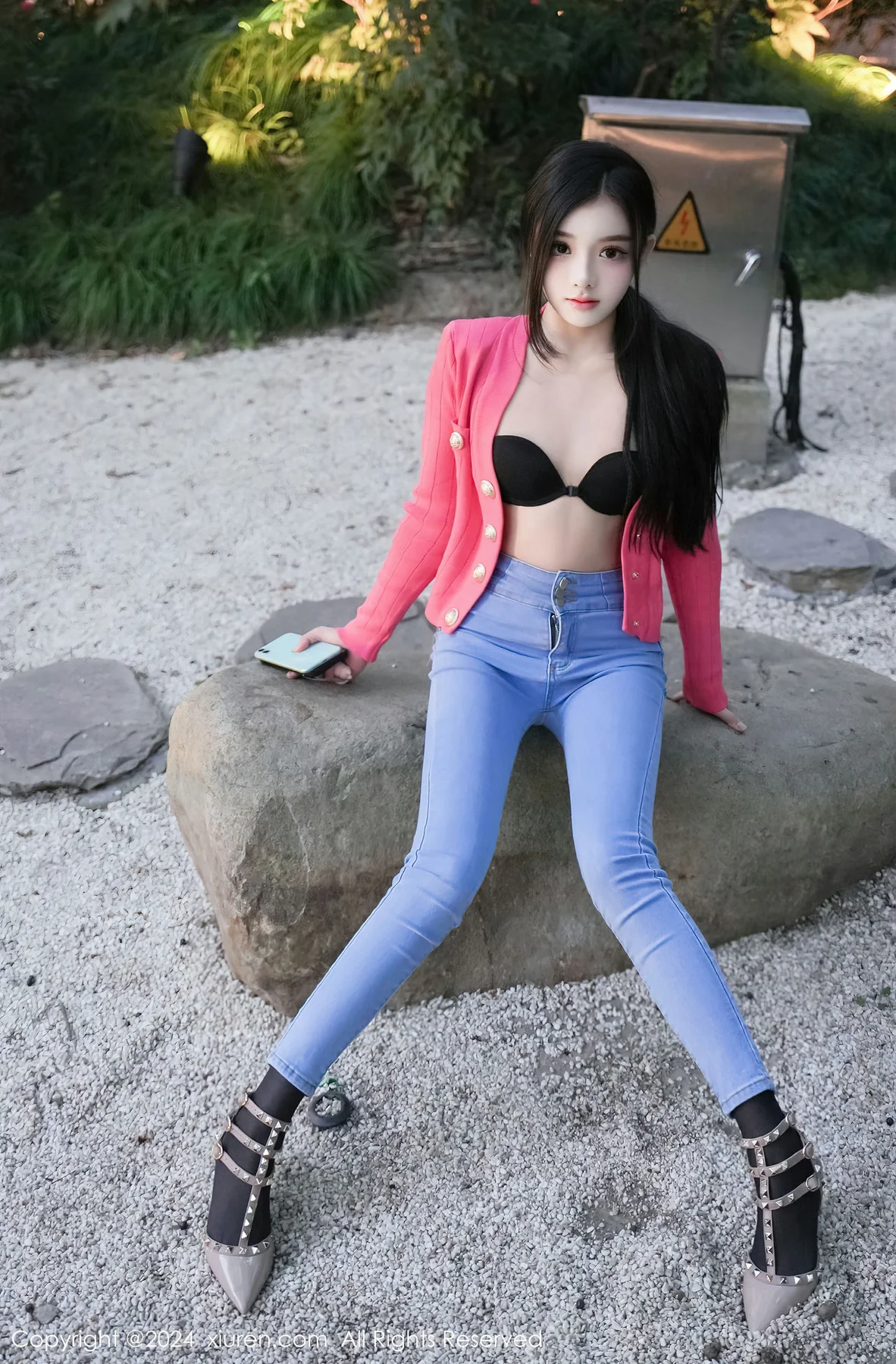 XiuRen 秀人 No.8091  龙雪儿 配简约牛仔裤性感写真1 - 5