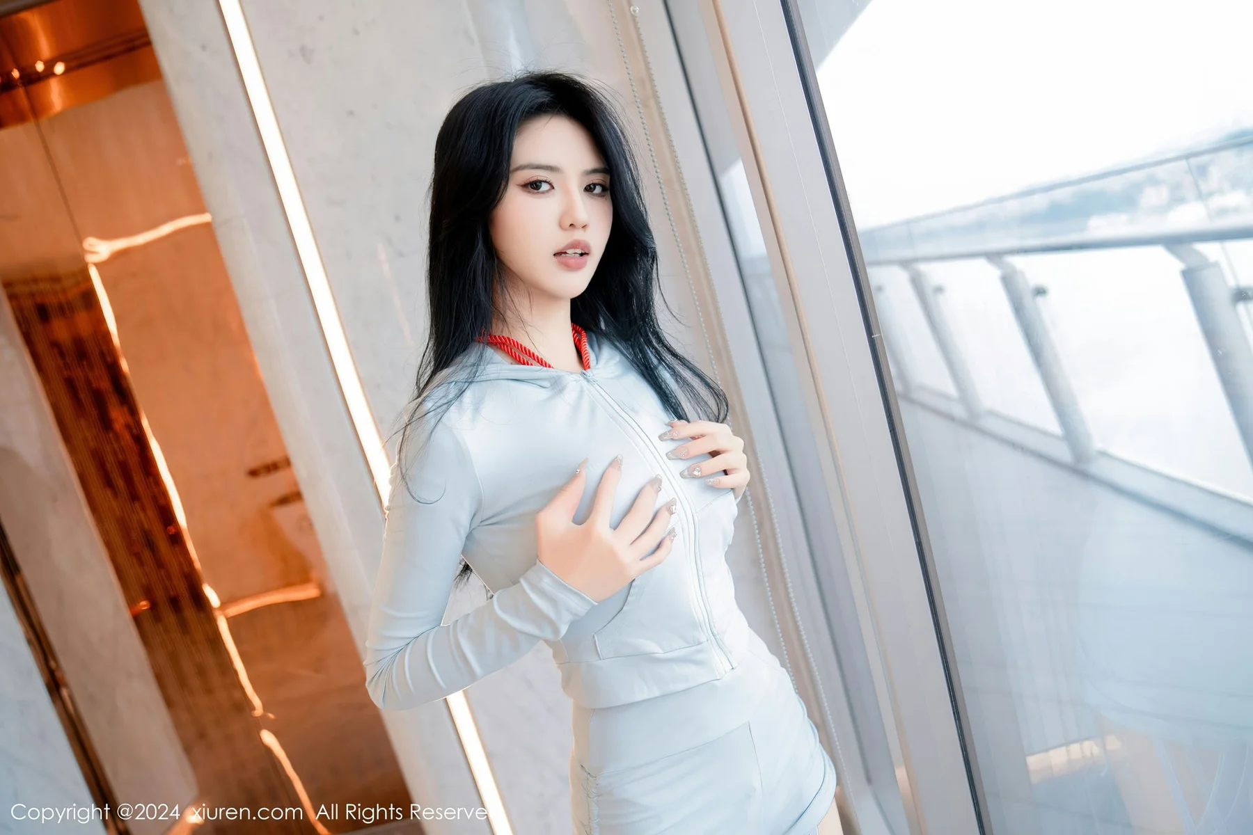 XiuRen 秀人 No.8105  浅浅Danny 白色轻薄上衣性感写真 - 2