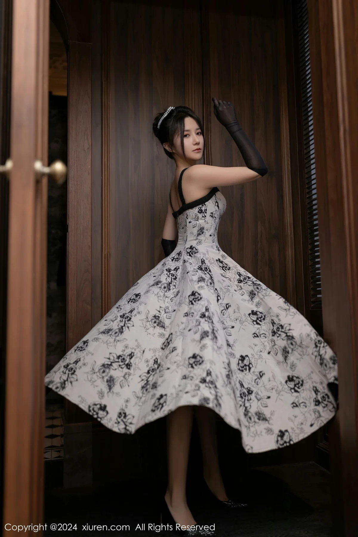 XiuRen 秀人 No.8109  鱼子酱Fish 生日主题拍摄性感写真111 - 1