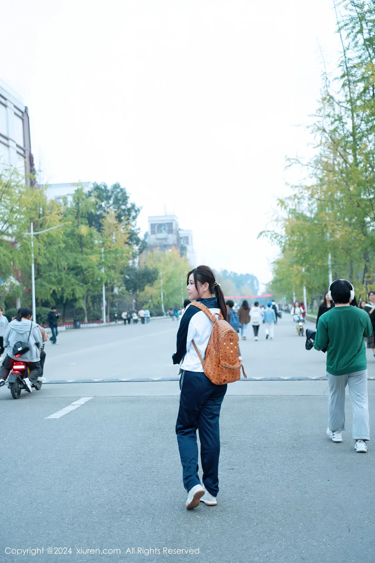 XiuRen 秀人 No.8122  王婉悠Queen 校园女生幻想性感写真 - 1