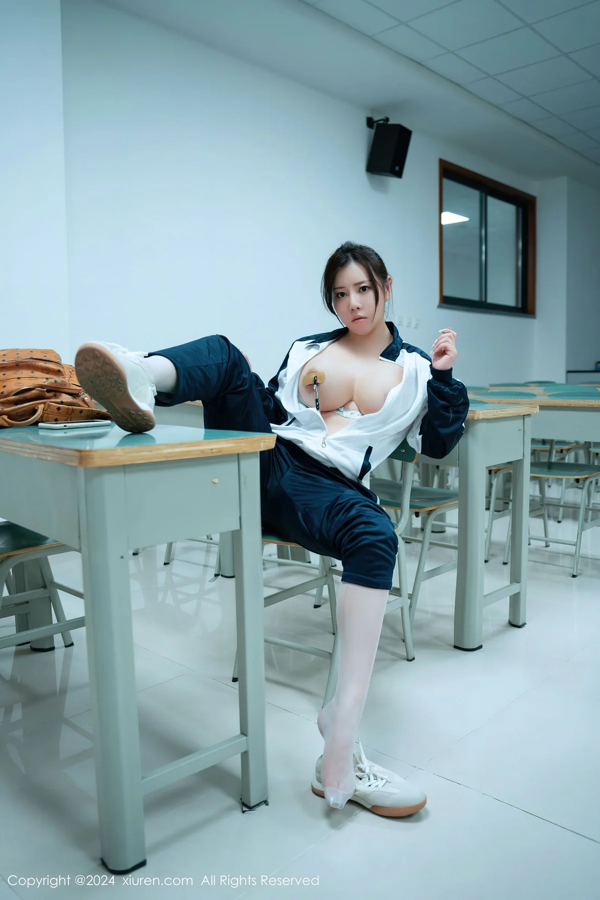 XiuRen 秀人 No.8122  王婉悠Queen 校园女生幻想性感写真 - 7