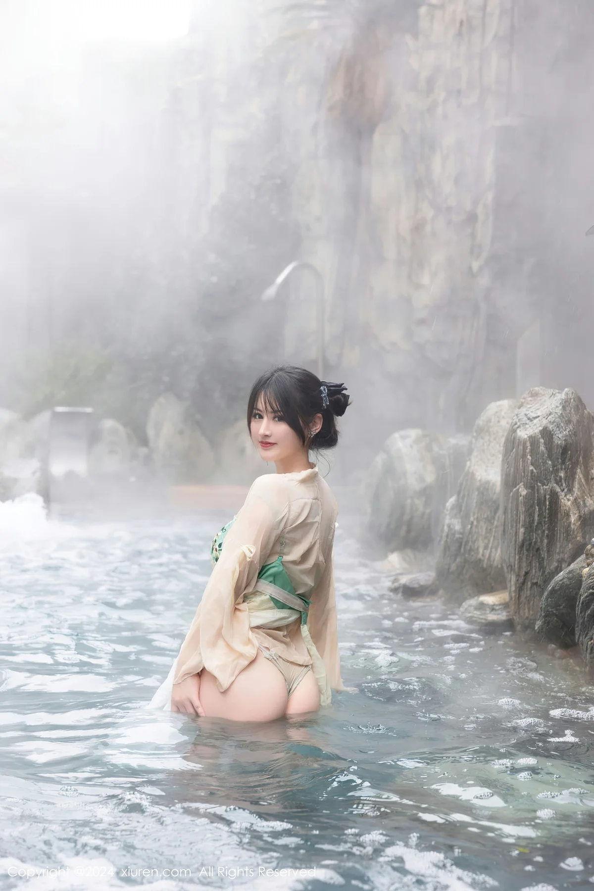 XiuRen 秀人 No.8128  诗诗kiki 温泉古装情趣服饰性感写真1 - 3