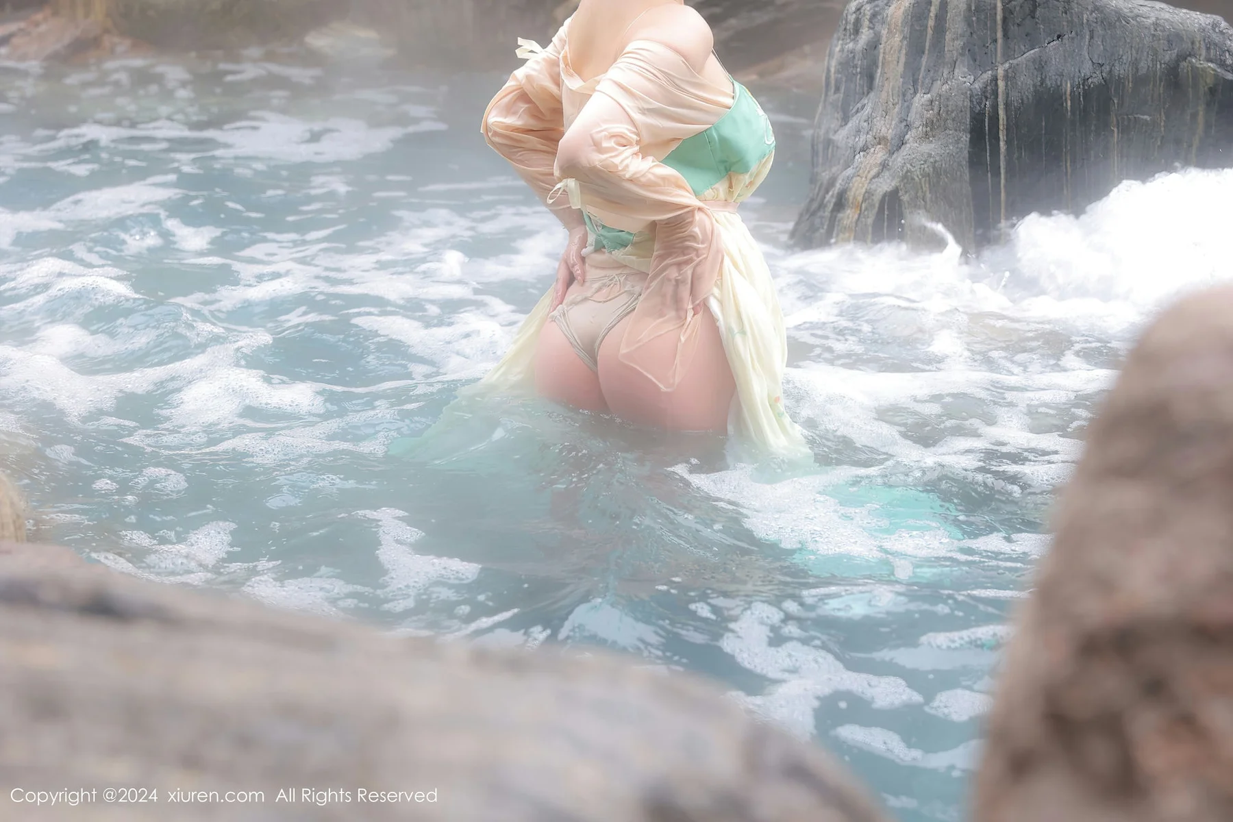 XiuRen 秀人 No.8128  诗诗kiki 温泉古装情趣服饰性感写真1 - 9