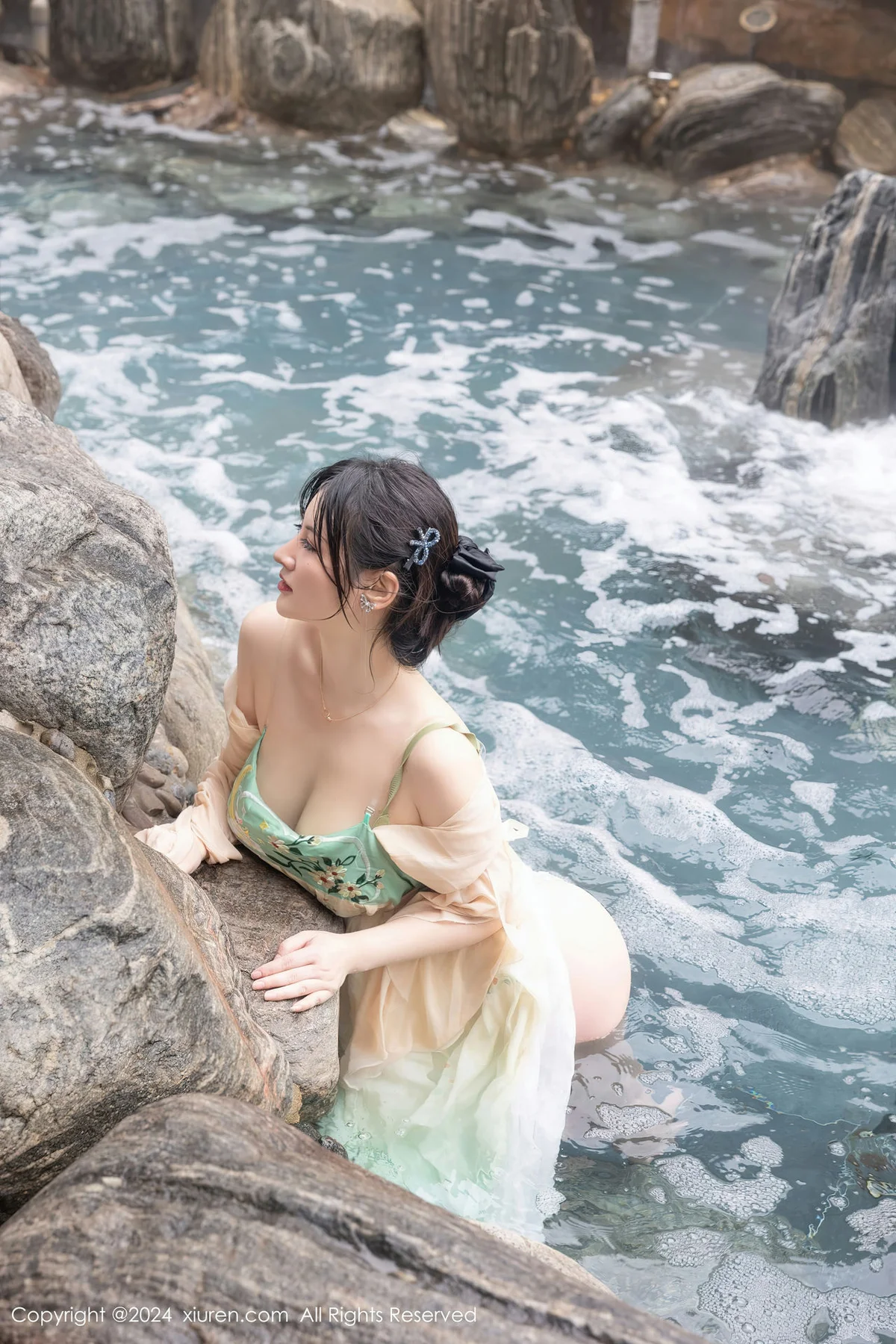 XiuRen 秀人 No.8128  诗诗kiki 温泉古装情趣服饰性感写真1 - 10