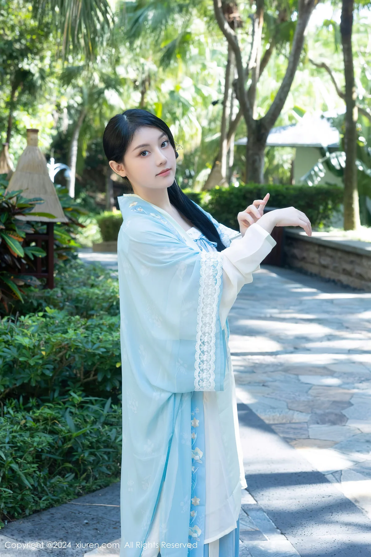 XiuRen 秀人 No.8137  豆瓣酱模特合集 古装性感穿搭写真 - 2