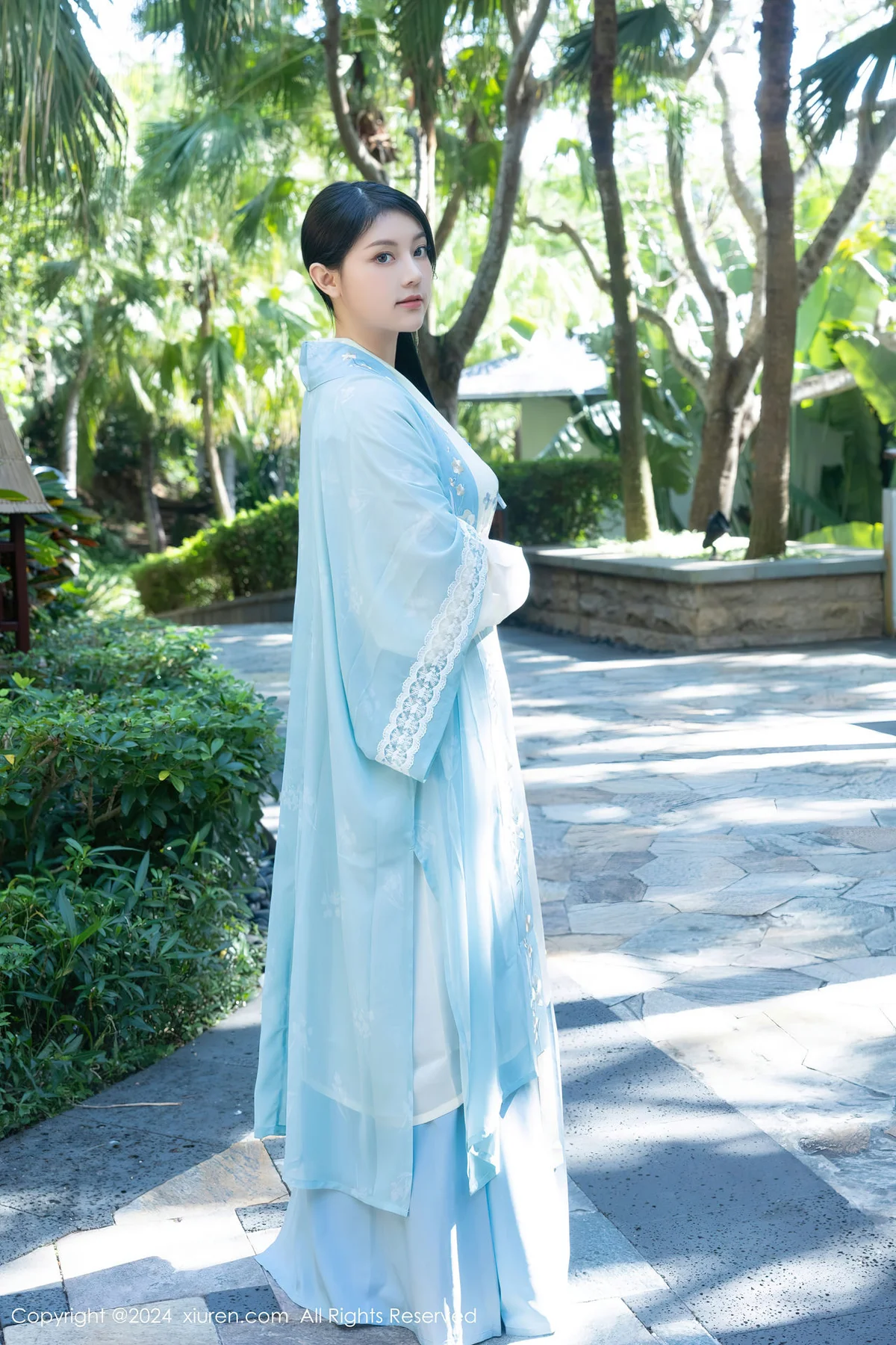 XiuRen 秀人 No.8137  豆瓣酱模特合集 古装性感穿搭写真 - 3