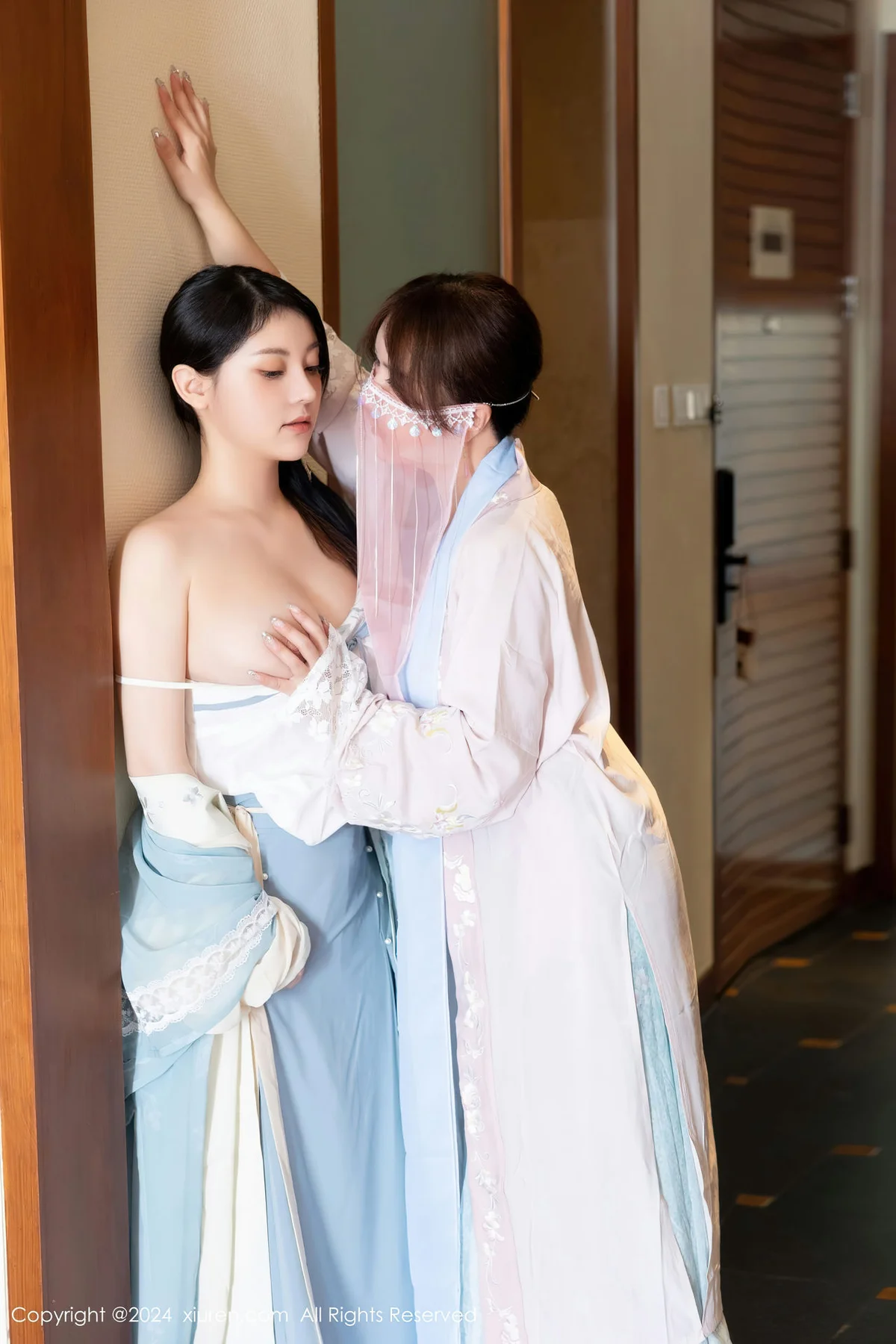 XiuRen 秀人 No.8137  豆瓣酱模特合集 古装性感穿搭写真 - 10