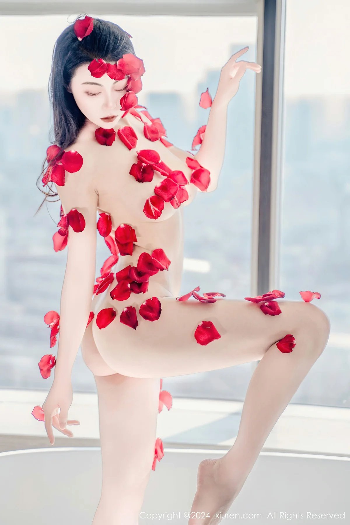 XiuRen 秀人 No.8175  瑜伽喵 柔韧献花热舞性感写真 - 4