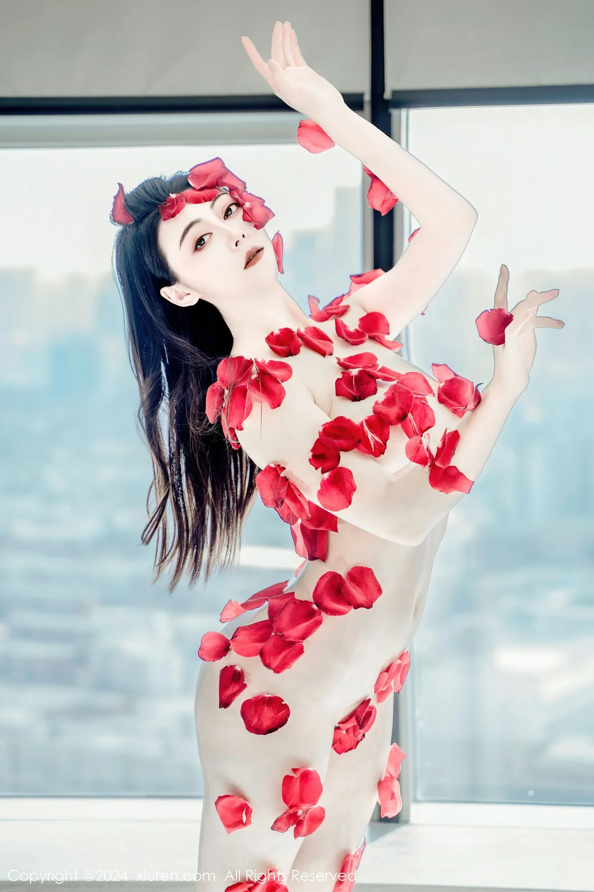 XiuRen 秀人 No.8175  瑜伽喵 柔韧献花热舞性感写真 - 10