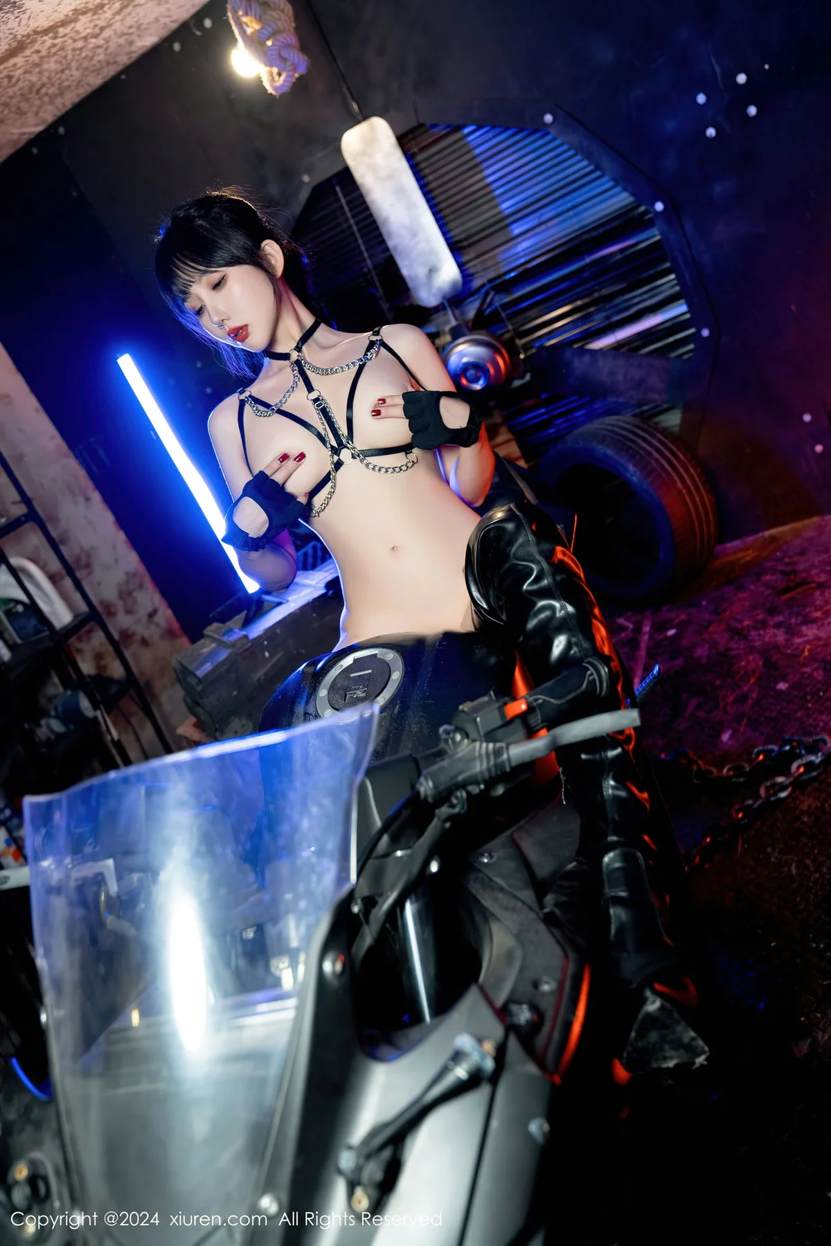 XiuRen 秀人 No.8177  波巧酱 冷艳女特工长沙旅拍 - 7