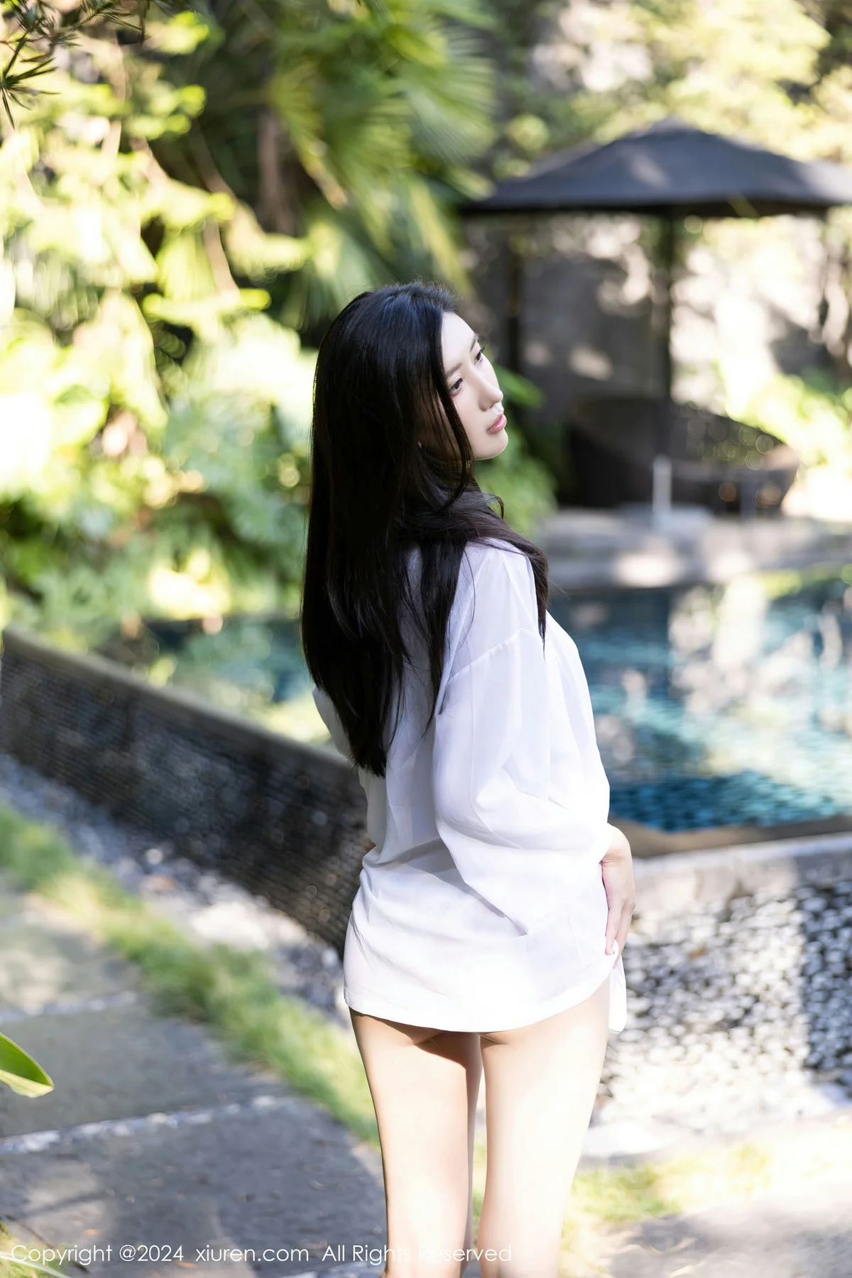 XiuRen 秀人 No.8183  章芃芃 纤柔身躯性感写真 - 3