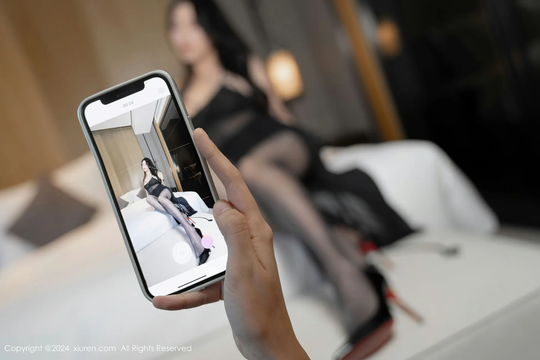 XiuRen 秀人 No.8193  利世 御姐气息性感写真1 - 5