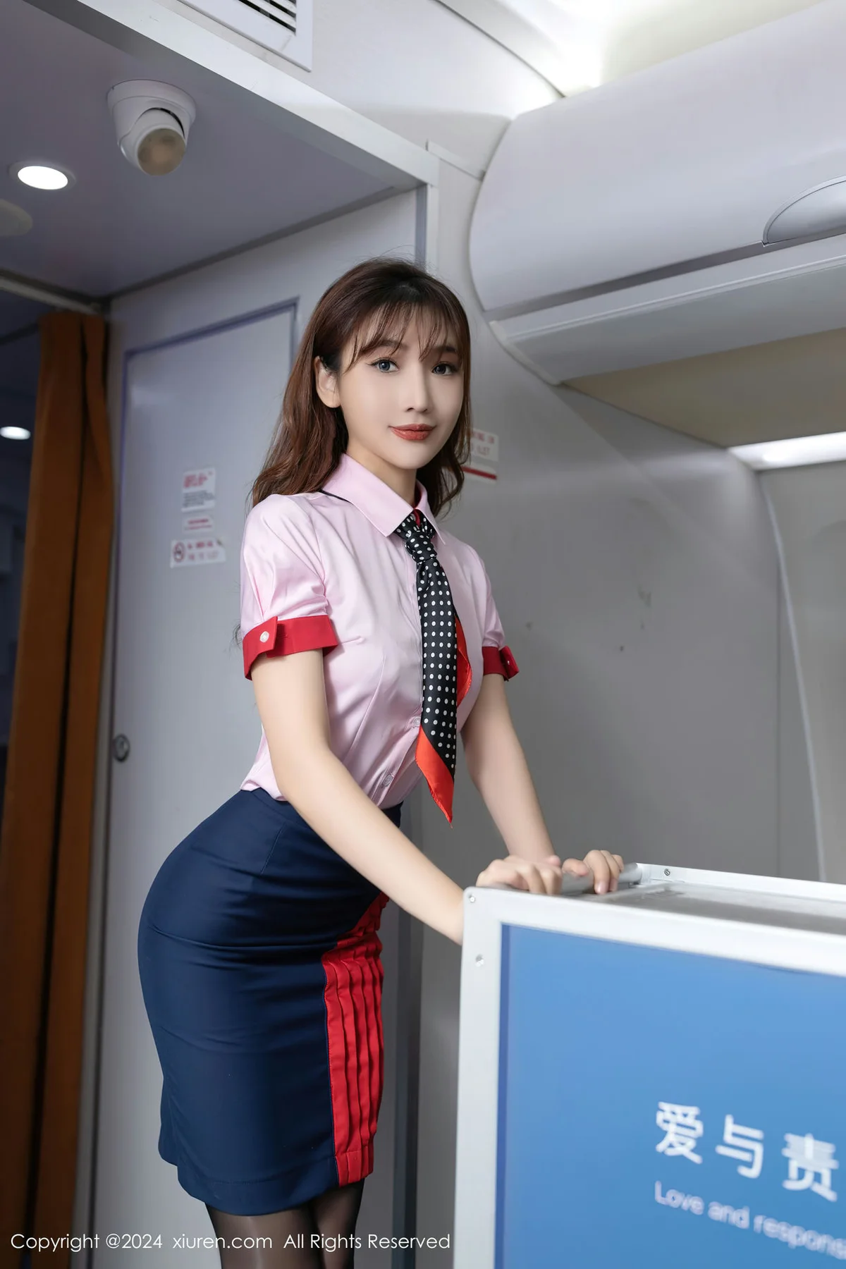 XiuRen 秀人 No.8196  陆萱萱 粉色空姐制服泰国旅拍111 - 6