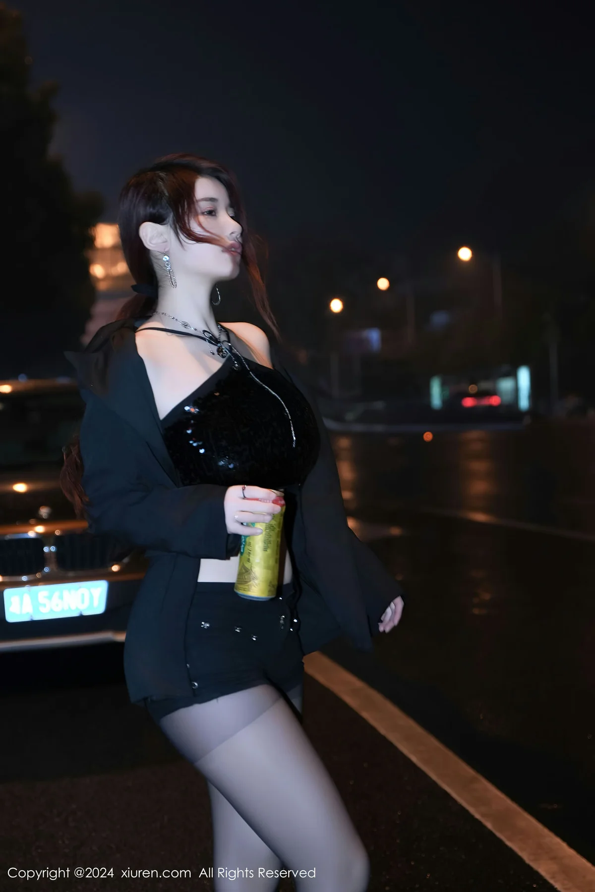 XiuRen 秀人 No.8199  美七 Mia 魅惑黑丝性感写真1 - 6