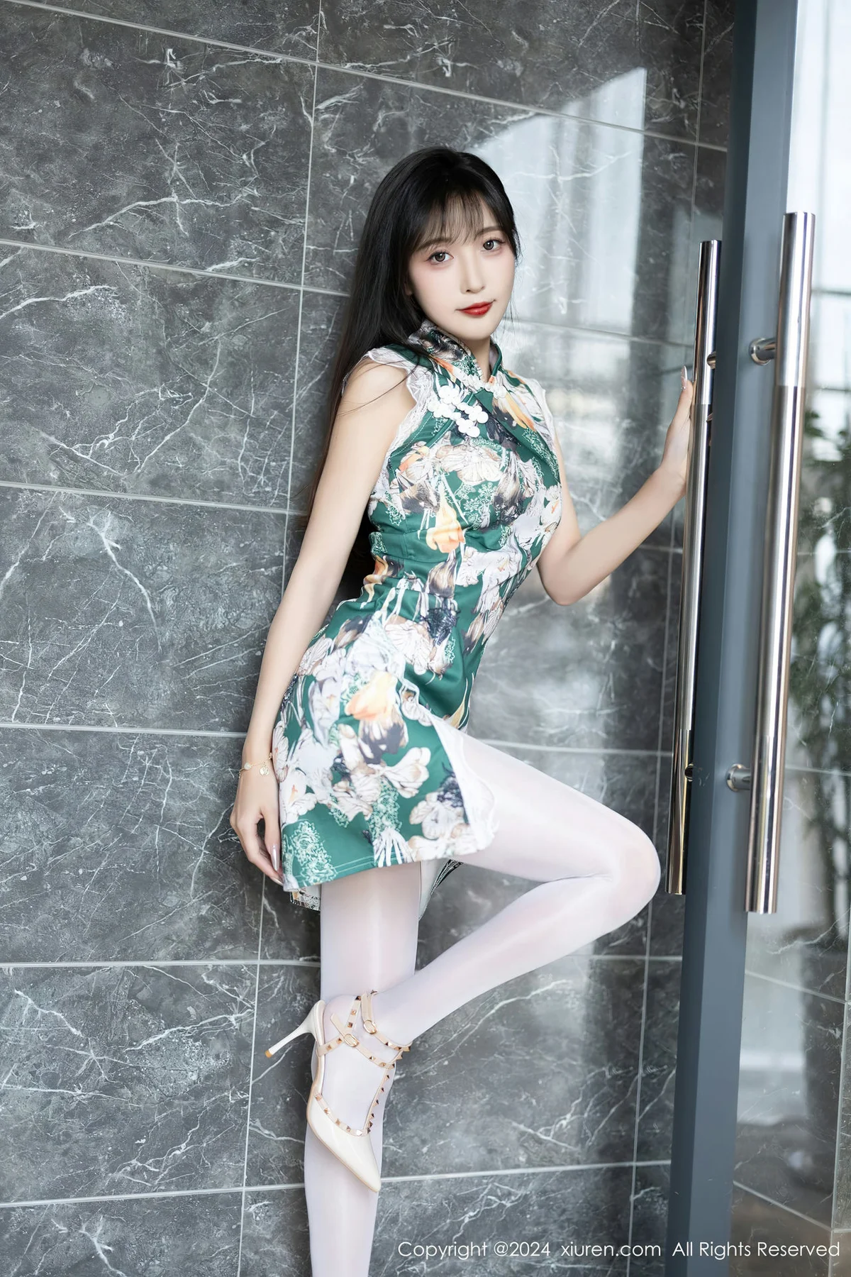 XiuRen 秀人 No.8231  林星阑 绿色图案旗袍性感写真1 - 7