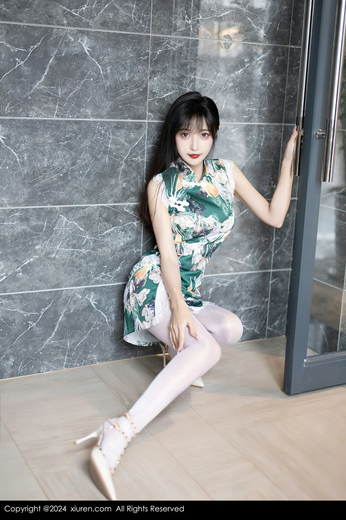 XiuRen 秀人 No.8231  林星阑 绿色图案旗袍性感写真1 - 9