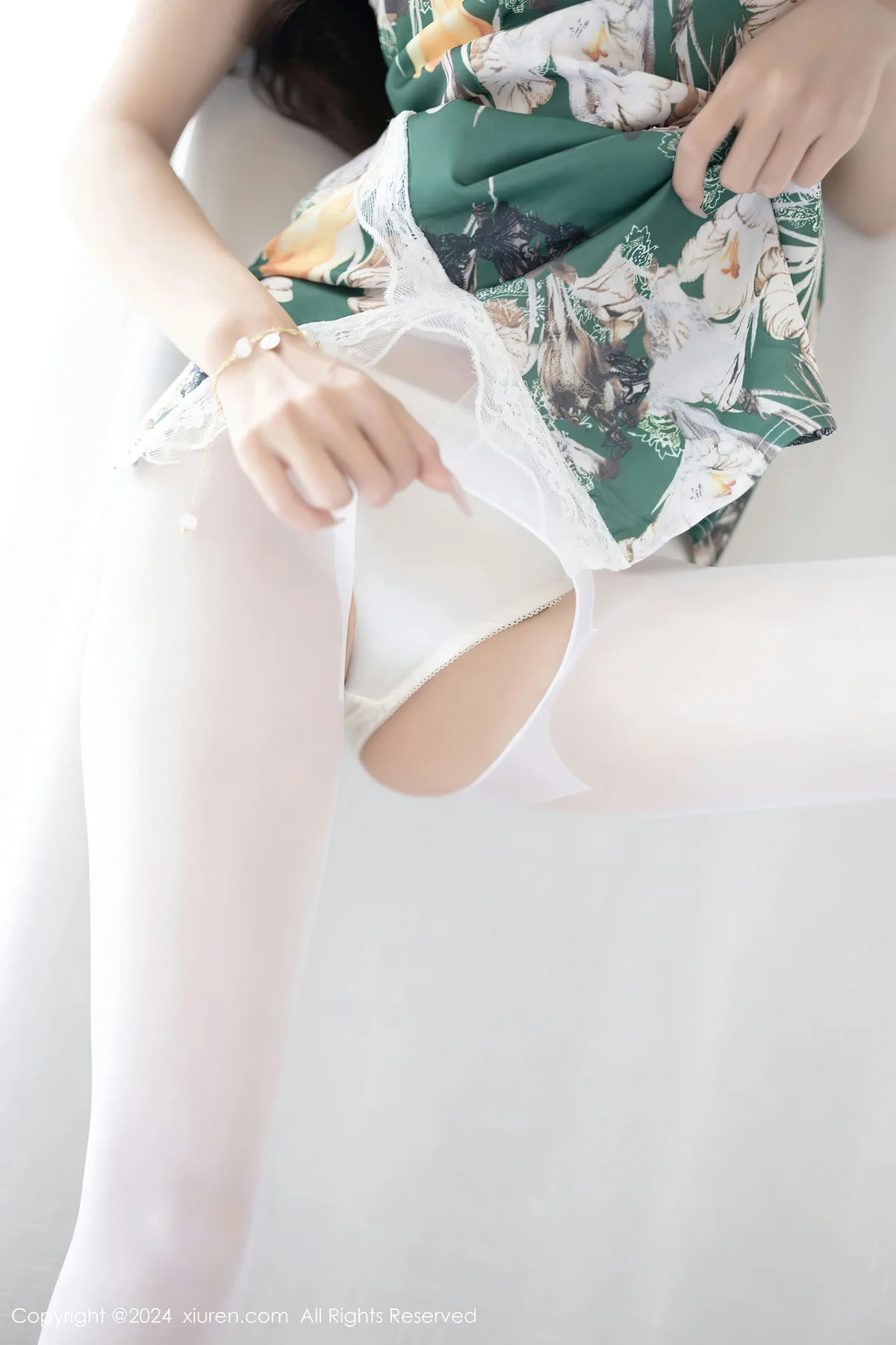 XiuRen 秀人 No.8231  林星阑 绿色图案旗袍性感写真1 - 4