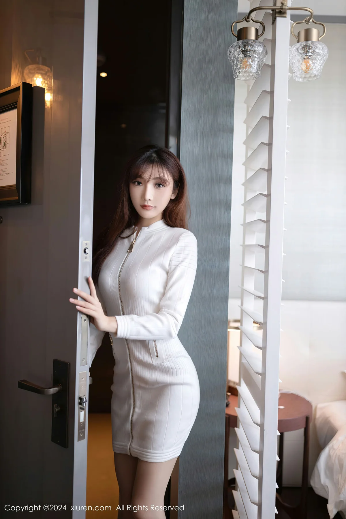 XiuRen 秀人 No.8233  陆萱萱 人原色丝袜泰国旅拍11 - 3