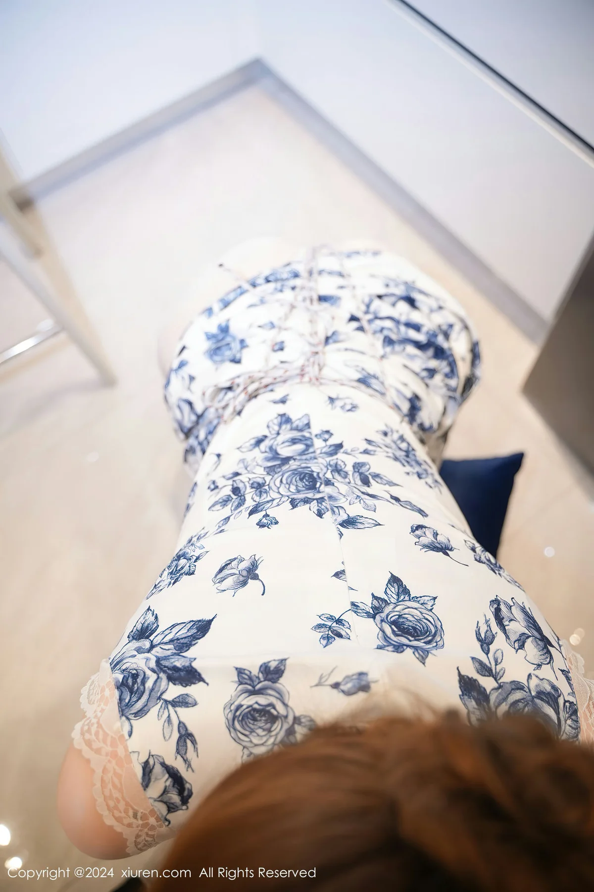 XiuRen 秀人 No.8255  梦灵儿Mini 青色轻透情趣旗袍性感写真1 - 4