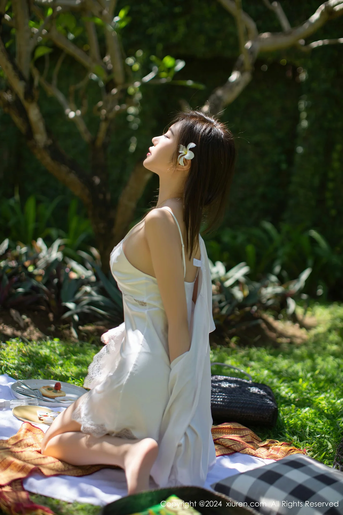 XiuRen 秀人 No.8256  绮里嘉ula 性感诱人原色丝袜性感写真1 - 8