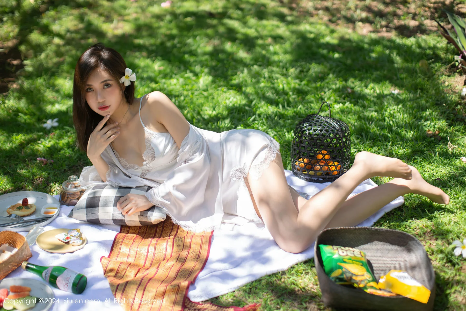 XiuRen 秀人 No.8256  绮里嘉ula 性感诱人原色丝袜性感写真1 - 2