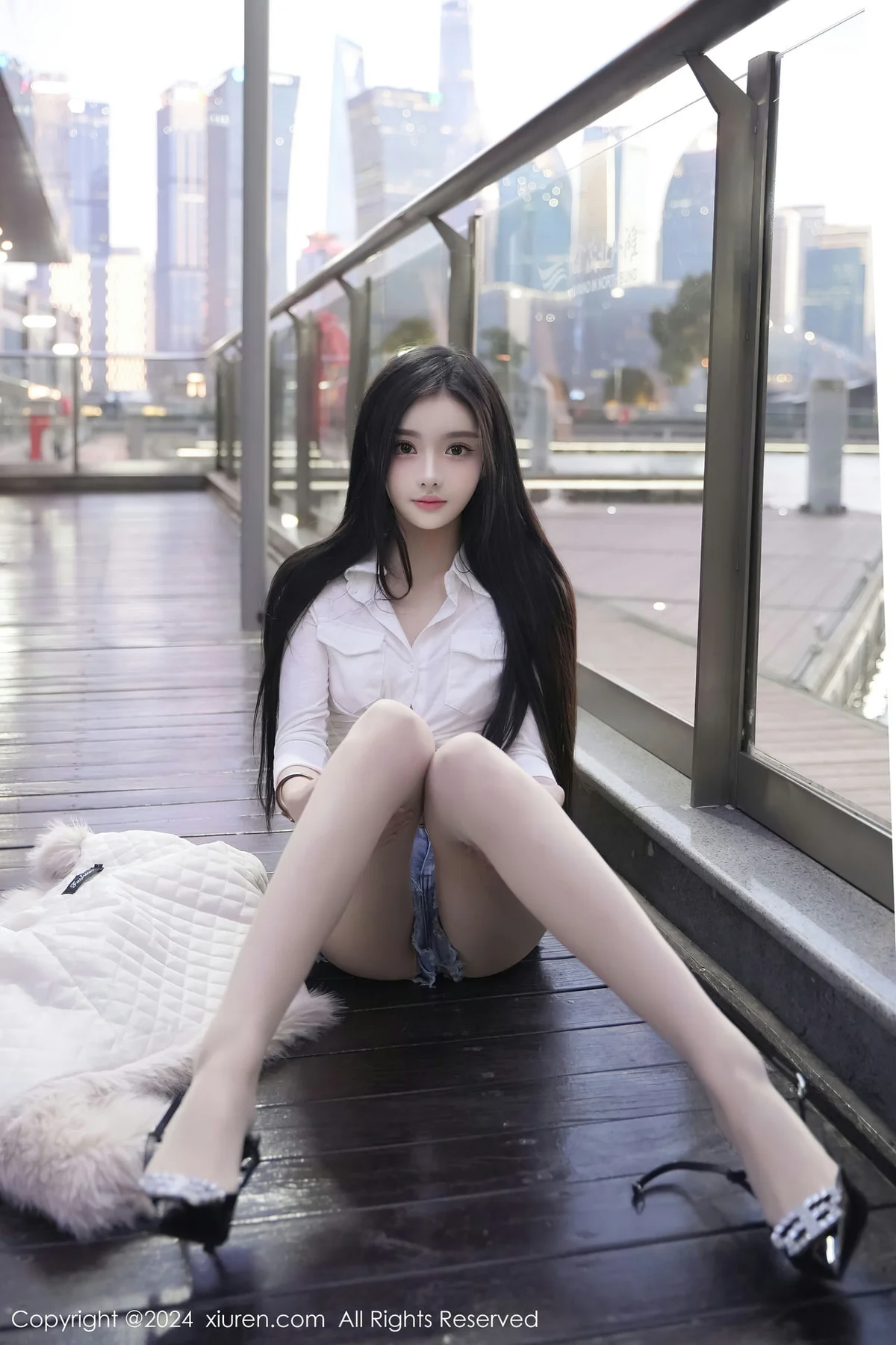 XiuRen 秀人 No.8261  龙雪儿 街拍白色内衣性感写真11 - 1