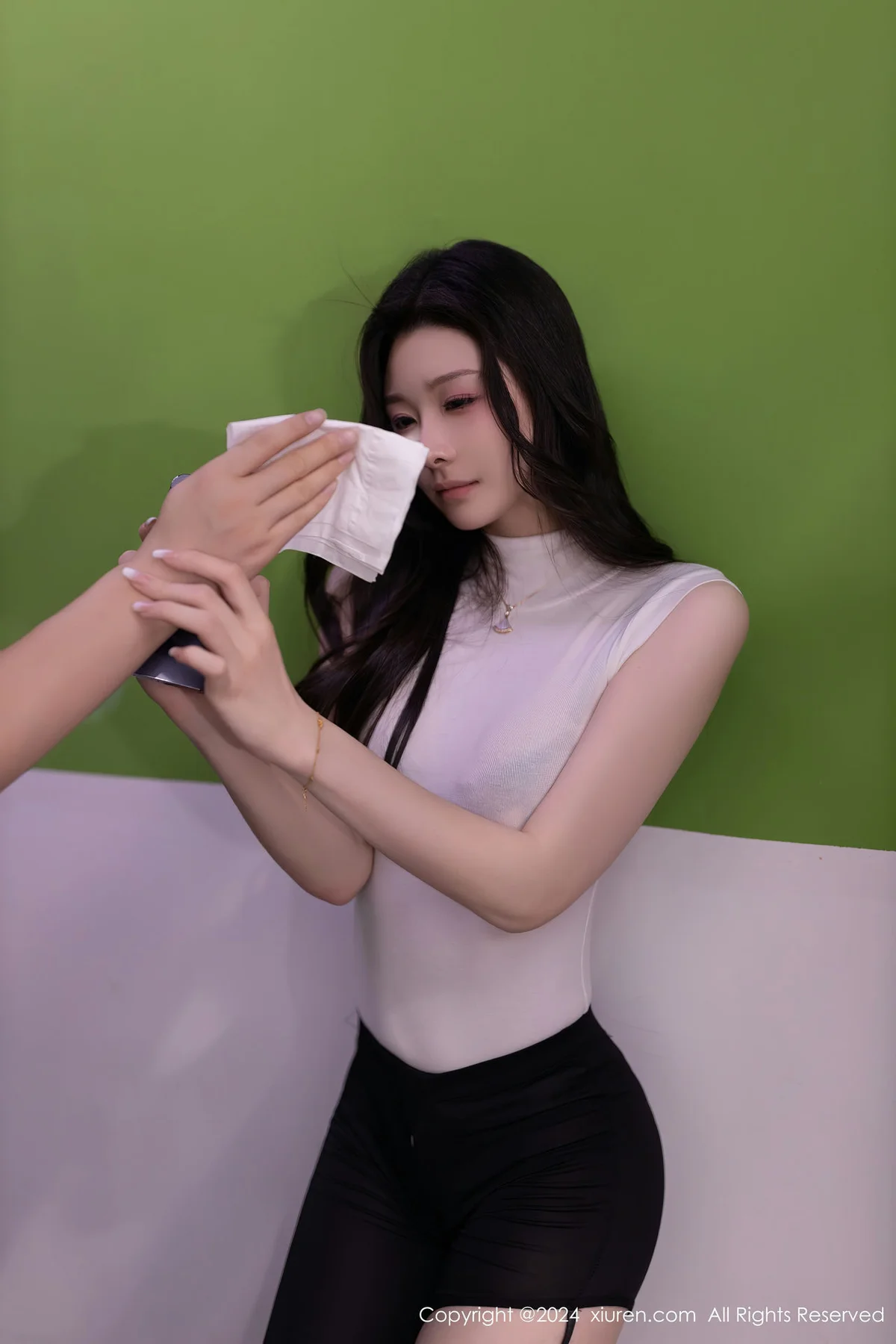 XiuRen 秀人 No.8270  小逗逗 表演式拍摄性感写真11 - 4