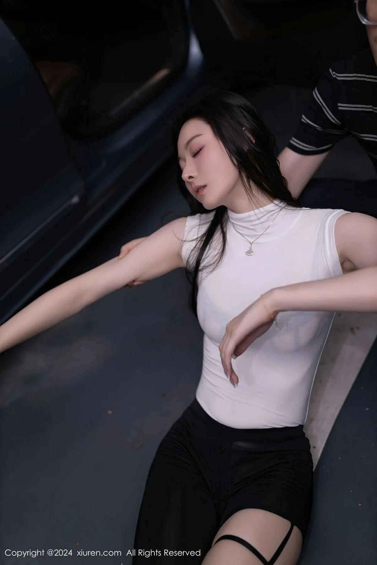 XiuRen 秀人 No.8270  小逗逗 表演式拍摄性感写真11 - 7