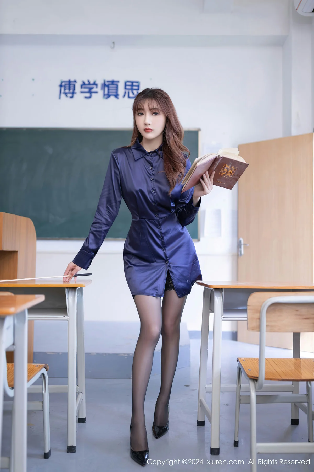 XiuRen 秀人 No.8309  陆萱萱 连衣短裙性感写真11 - 1