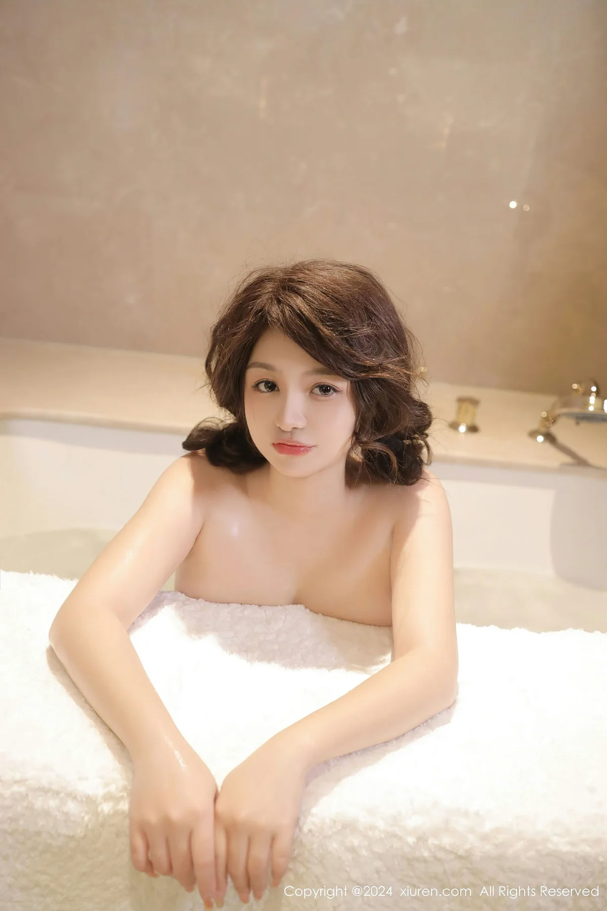 XiuRen 秀人 No.8323 沈思怡 浴缸场景拍摄性感写真1 - 3