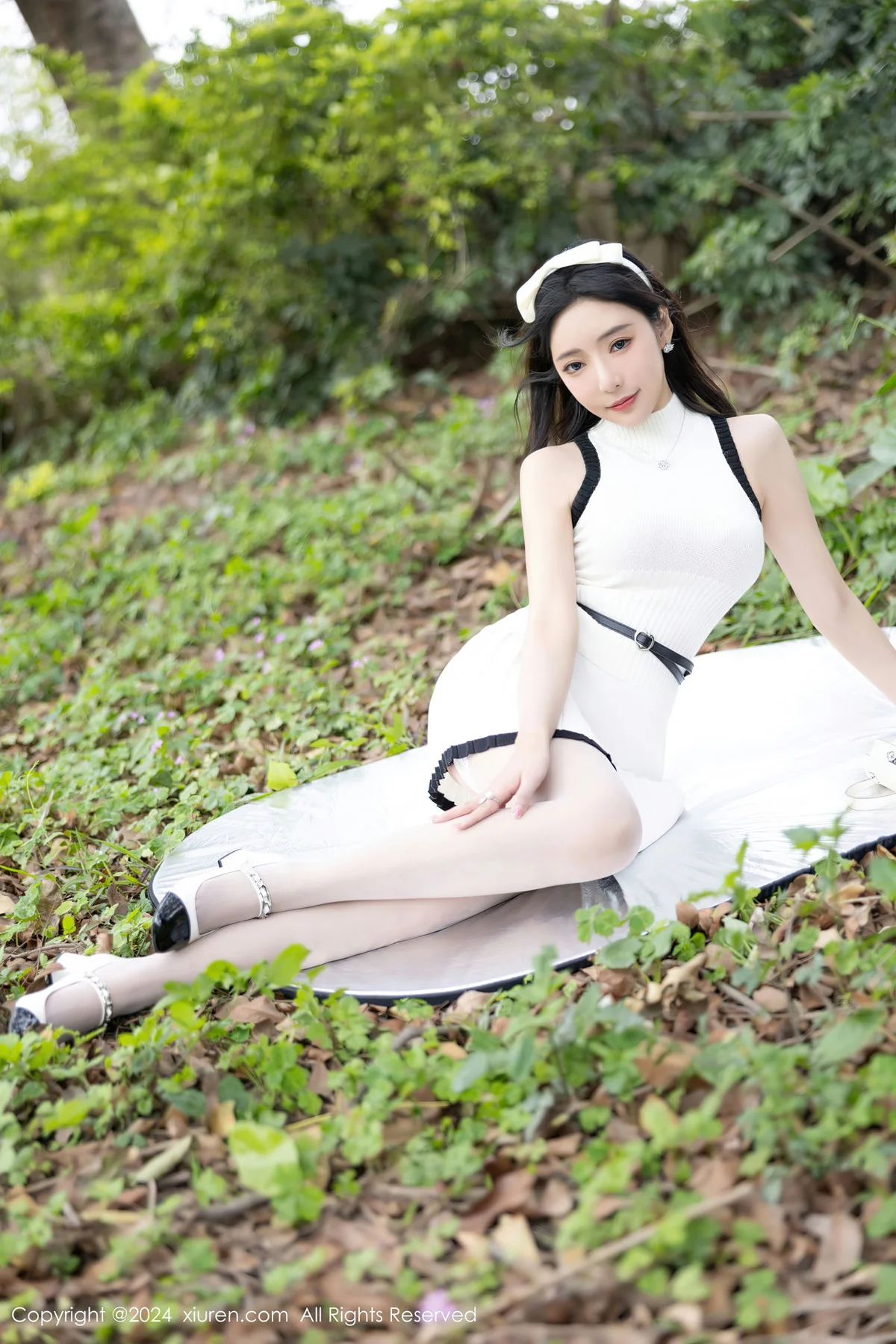 XiuRen 秀人 No.8334 王馨瑶yanni 白色丝袜哈尔滨旅拍1 - 8