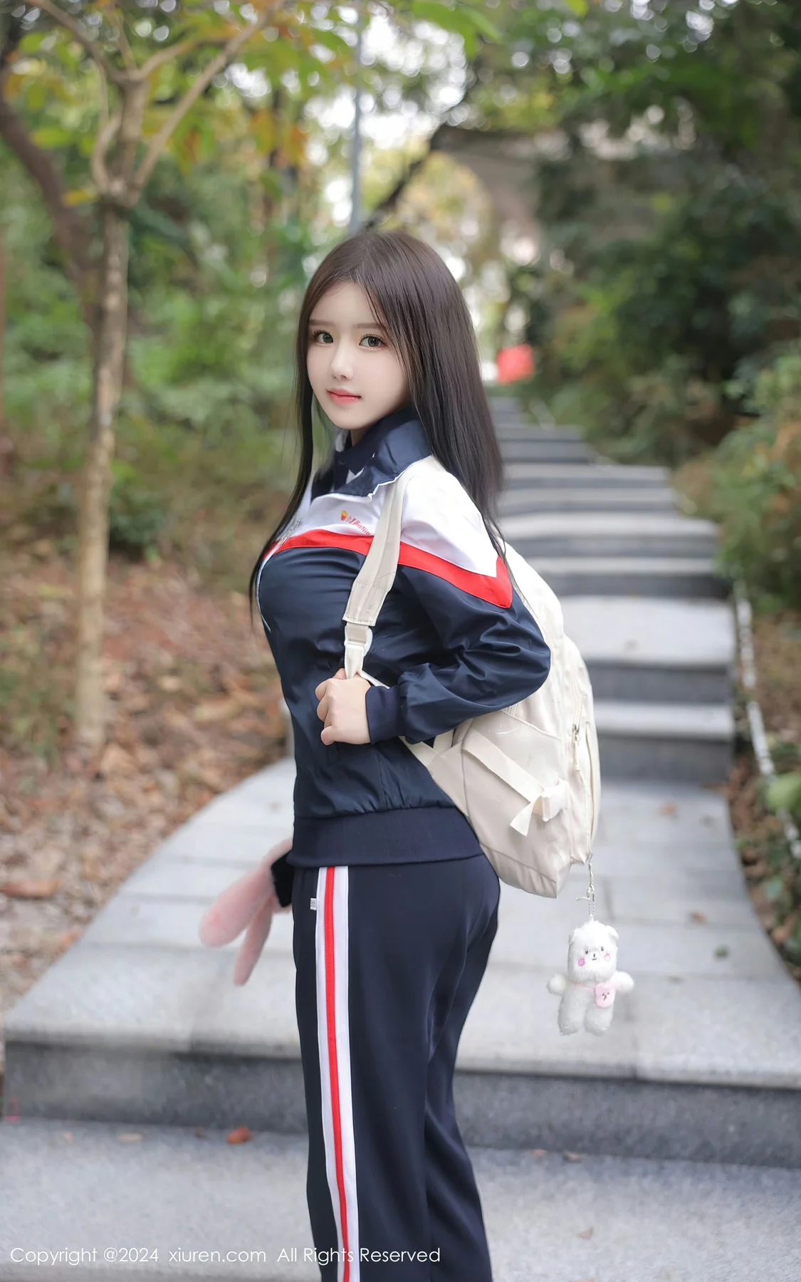 XiuRen 秀人 No.8335 小薯条nienie 原色丝袜澳门旅拍1 - 2