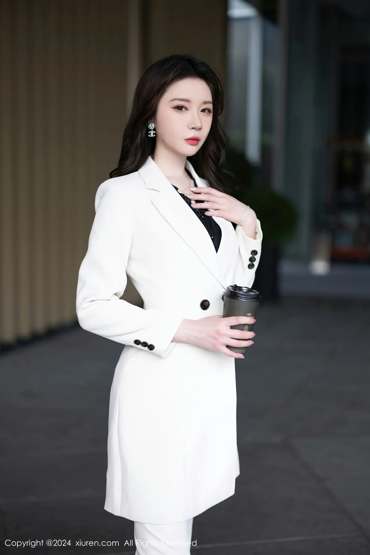 XiuRen 秀人 No.8354 梦心玥 轻透内衣哈尔滨旅拍1 - 4