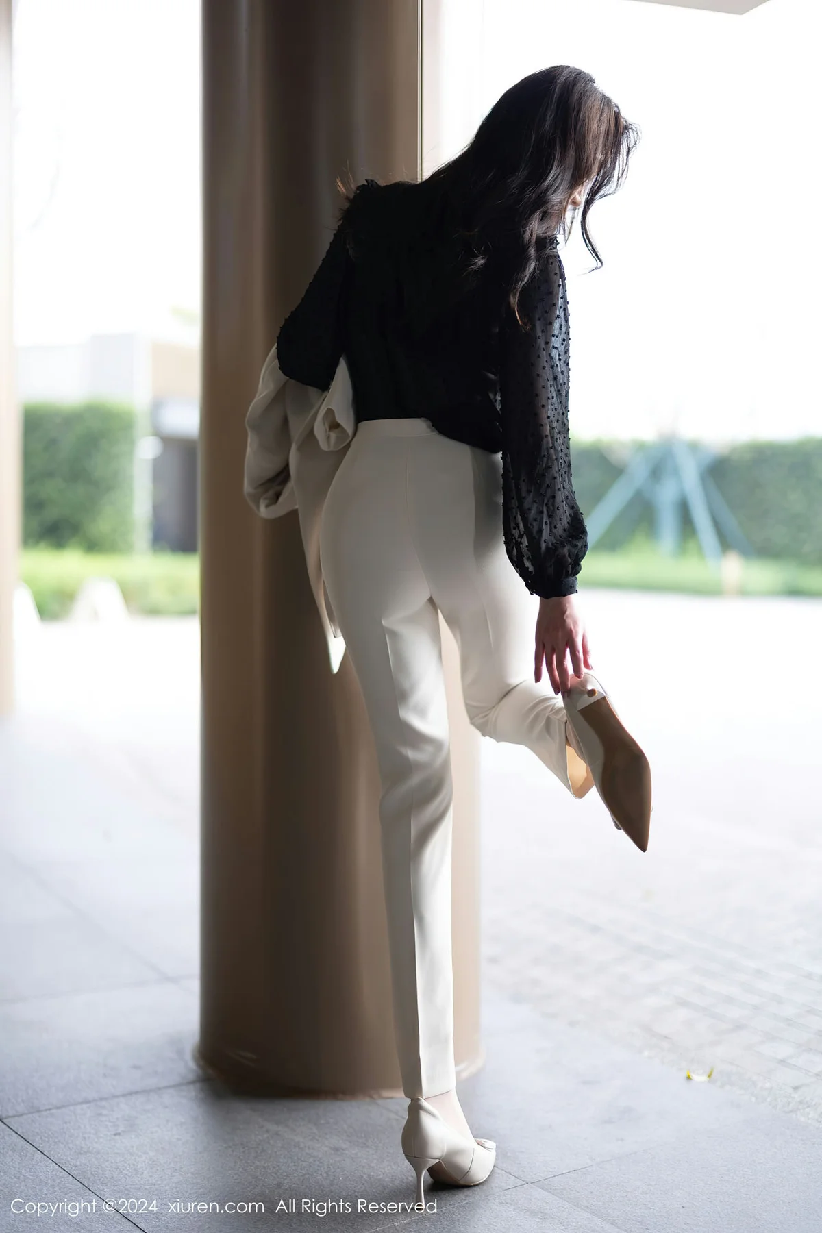 XiuRen 秀人 No.8354 梦心玥 轻透内衣哈尔滨旅拍1 - 8