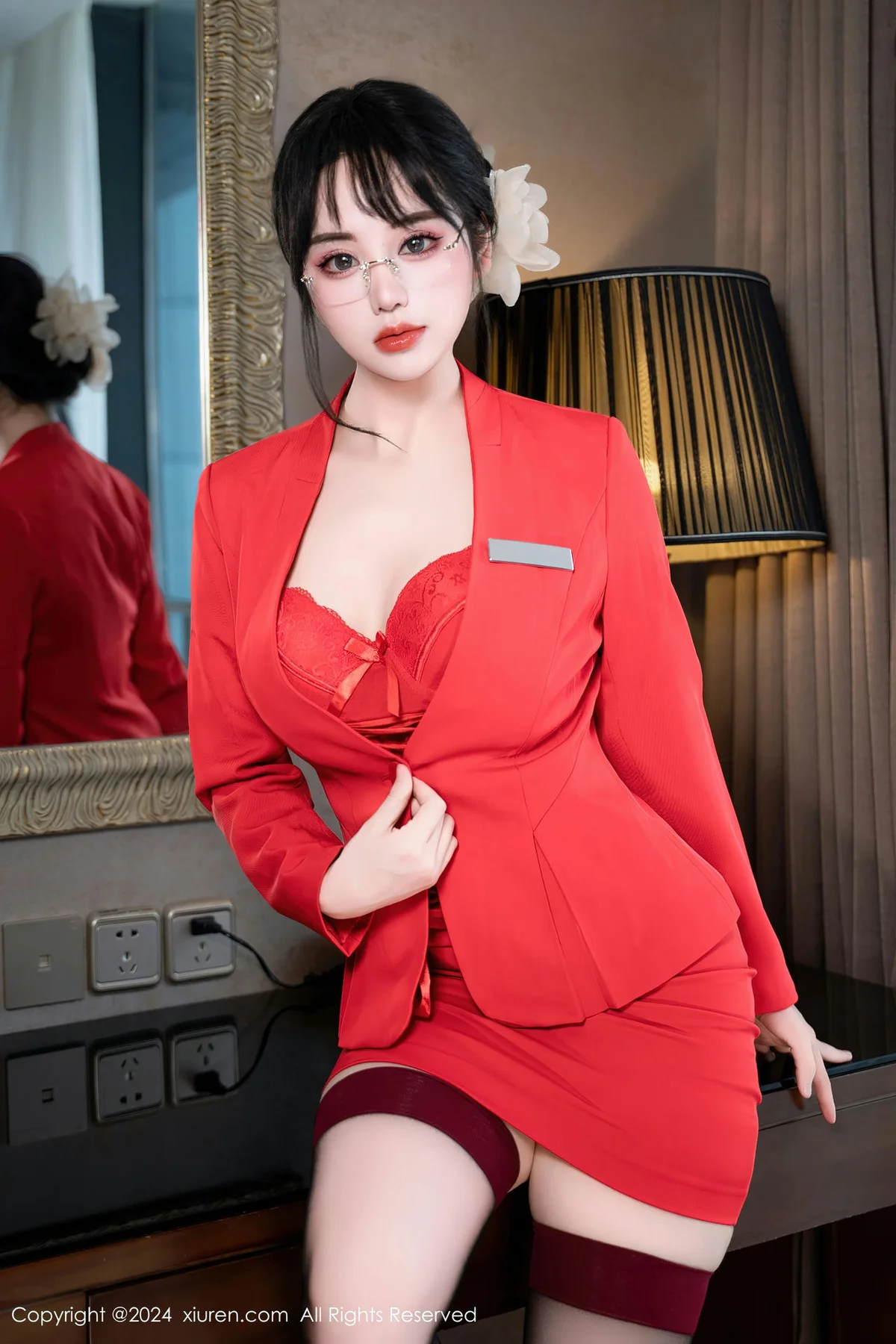 XiuRen 秀人 No.8360 汐汐爱吃草莓 XX场所领班系列性感写真22 - 1