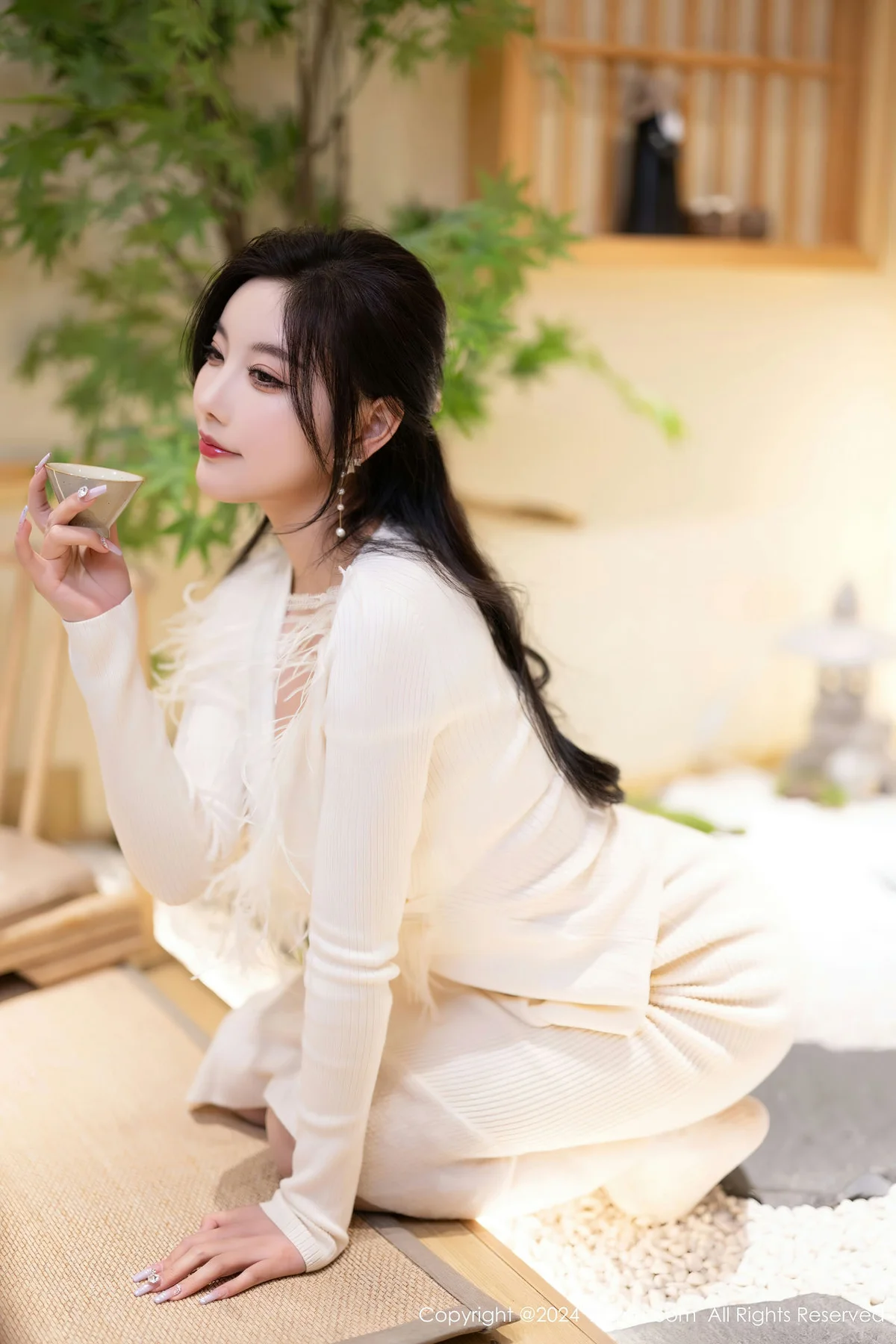 XiuRen 秀人 No.8363 杨晨晨Yome 白色露肩轻透服饰性感写真1 - 5