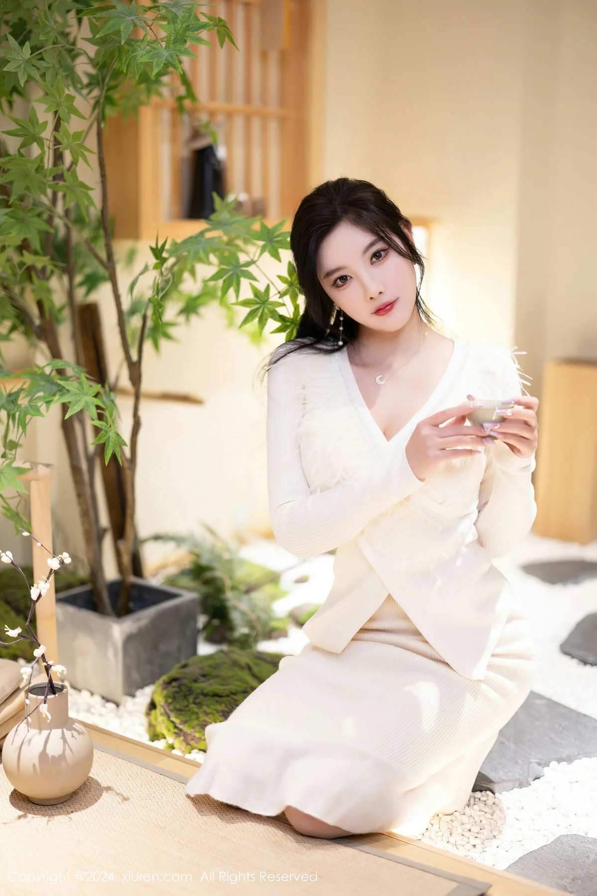 XiuRen 秀人 No.8363 杨晨晨Yome 白色露肩轻透服饰性感写真1 - 6