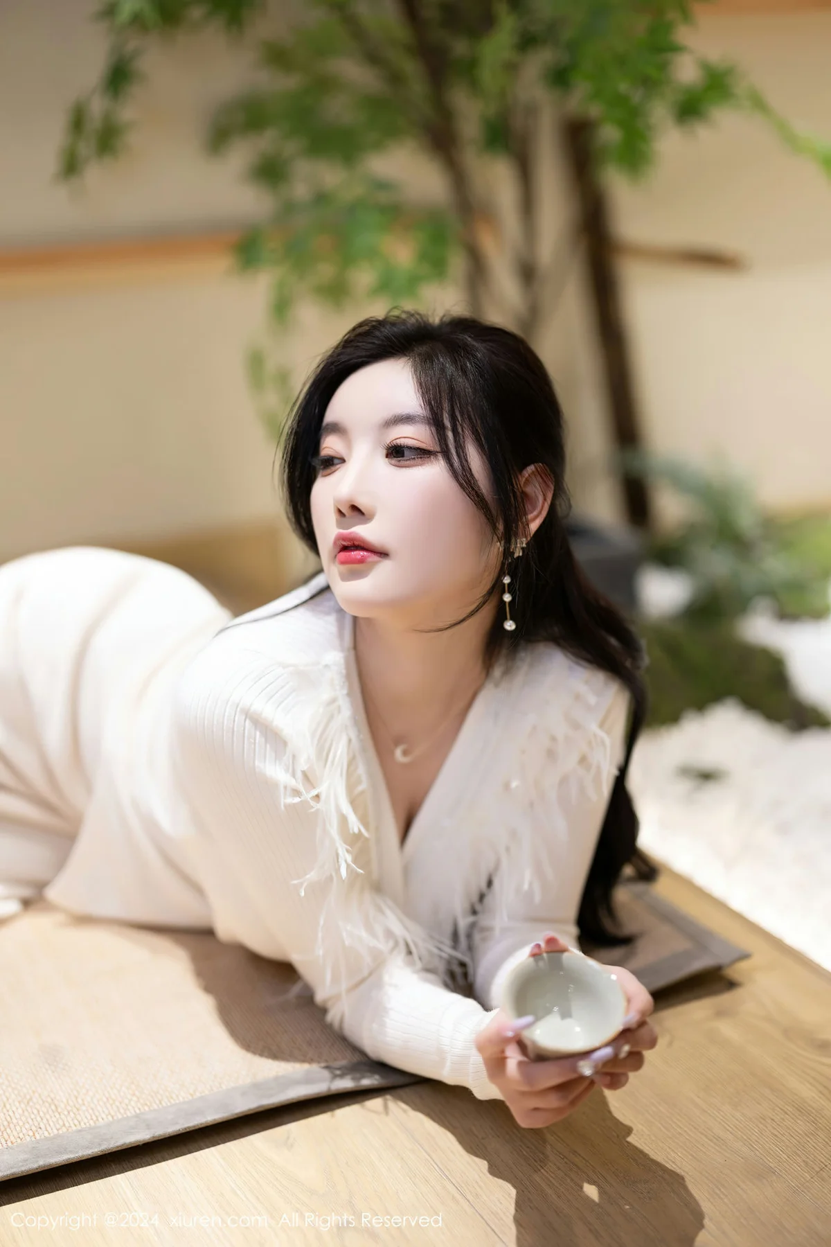 XiuRen 秀人 No.8363 杨晨晨Yome 白色露肩轻透服饰性感写真1 - 3