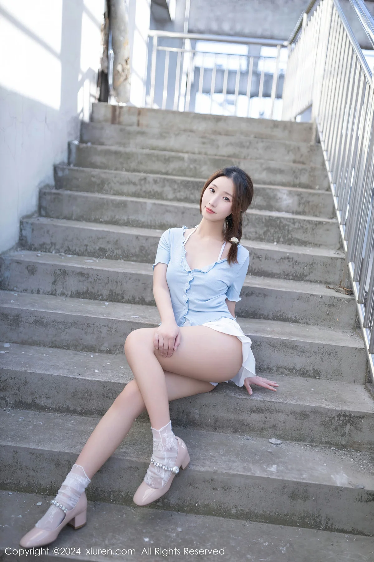 XiuRen 秀人 No.8369 杏子Yada 白色短裙性感写真 - 7