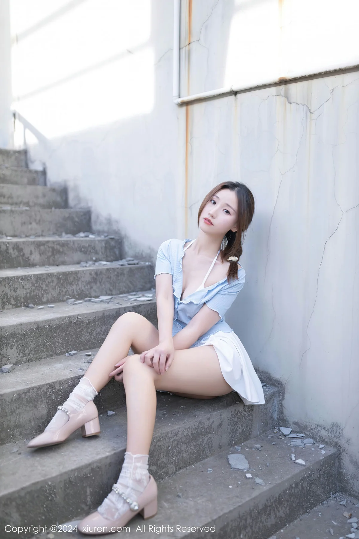 XiuRen 秀人 No.8369 杏子Yada 白色短裙性感写真 - 10