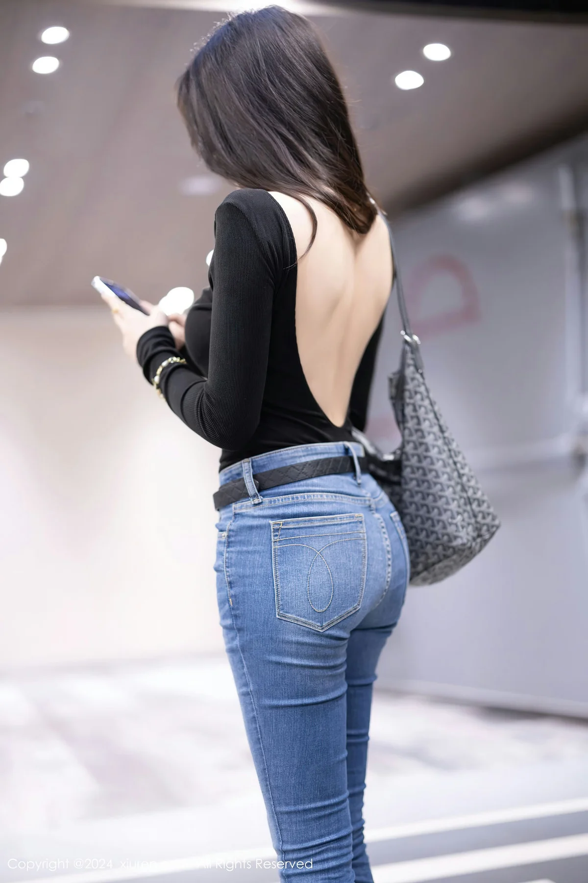 XiuRen 秀人 No.8385 徐莉芝Booty 魅惑黑丝性感写真1 - 6