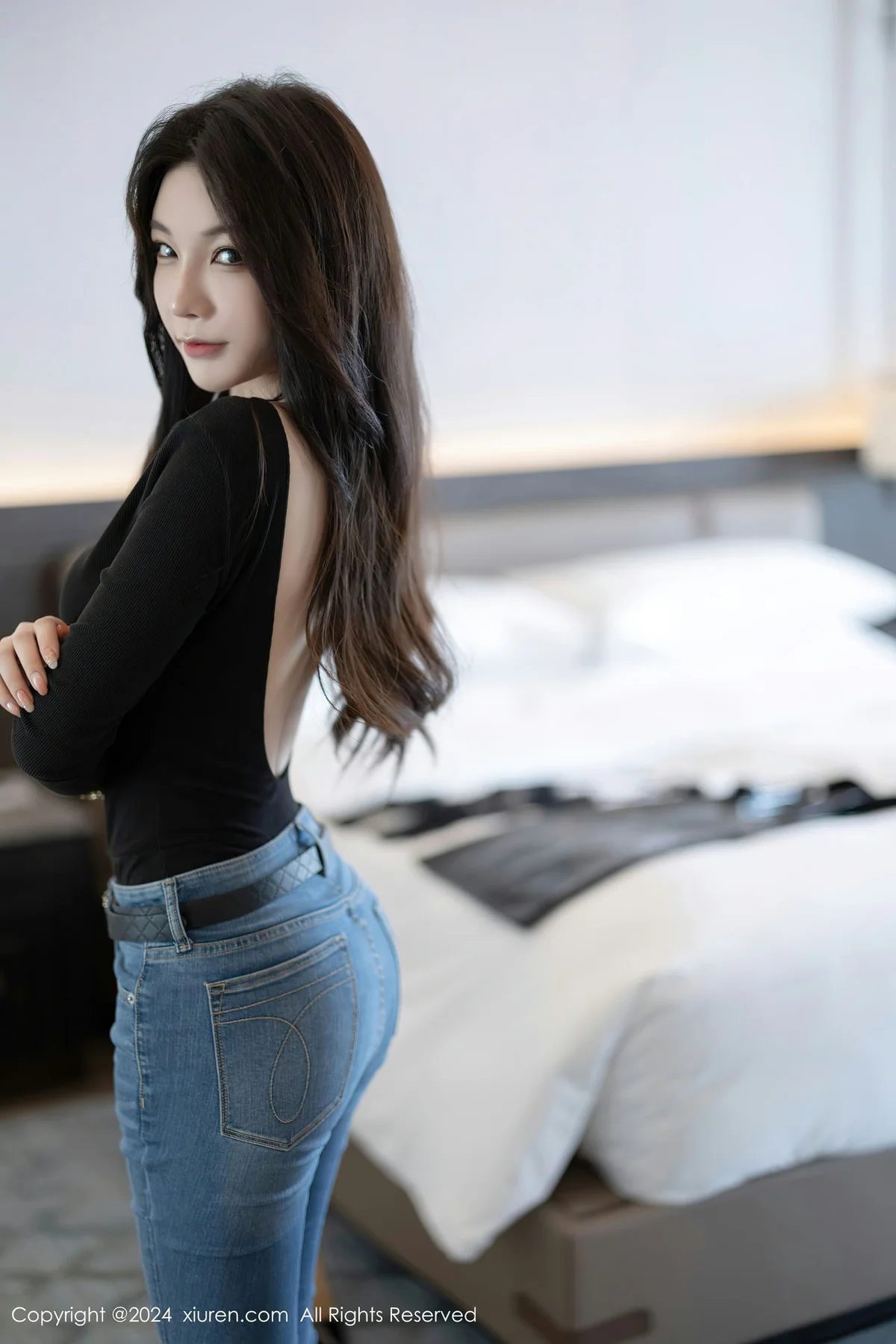 XiuRen 秀人 No.8385 徐莉芝Booty 魅惑黑丝性感写真1 - 7