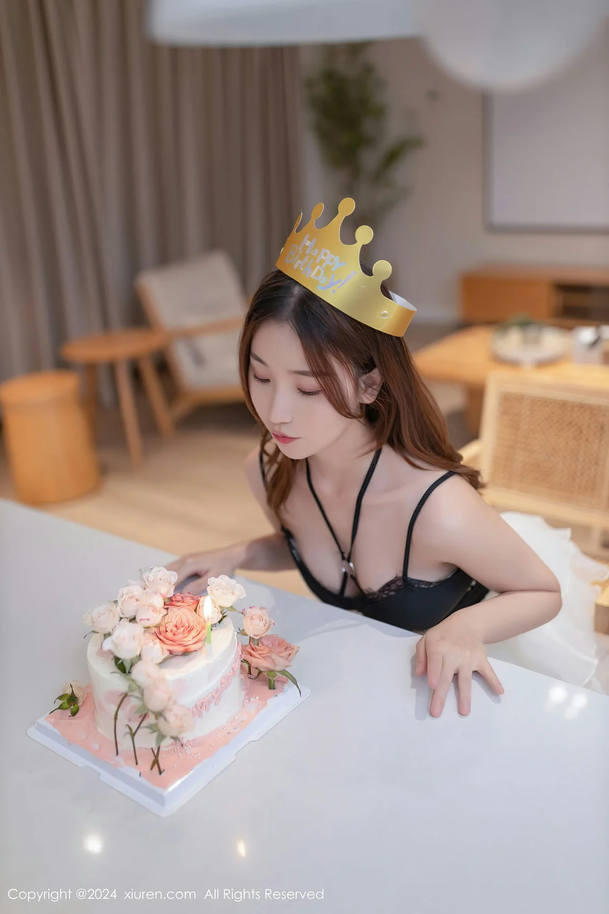 XiuRen 秀人 No.8398 杏子Yada 生日场景拍摄性感写真1 - 9