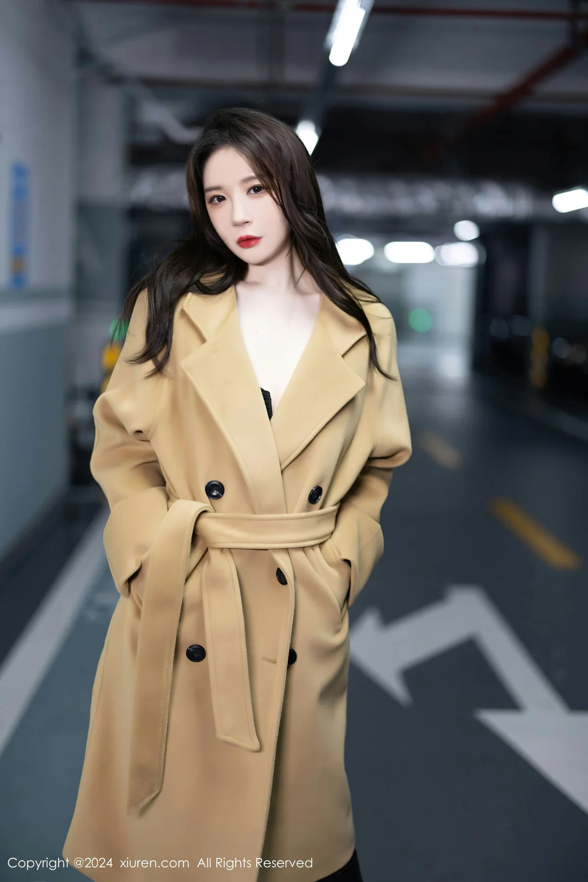 XiuRen 秀人 No.8414 王心悦 蓝色OL服饰性感写真11 - 1