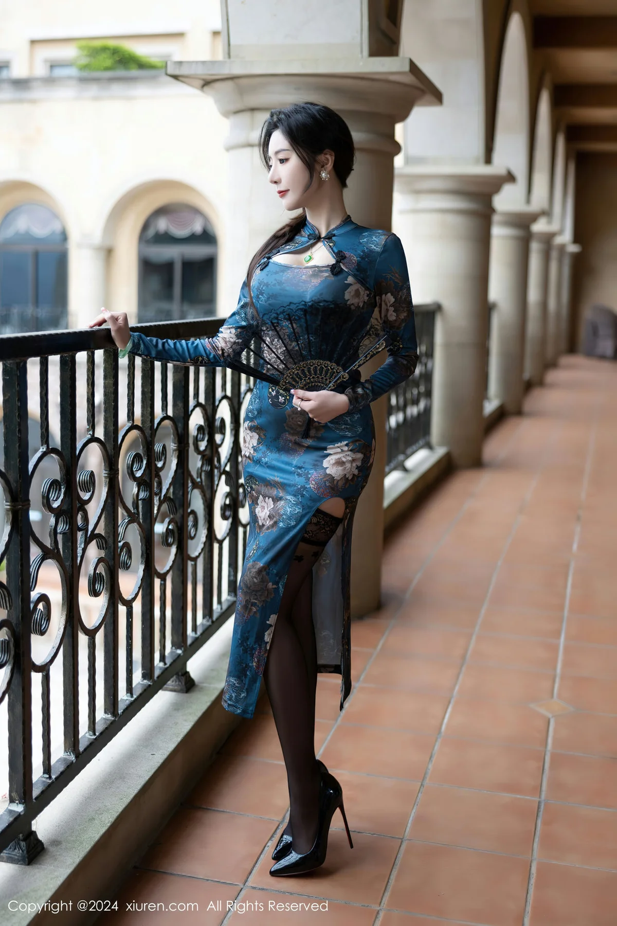 XiuRen 秀人 No.8425 王馨瑶yanni 魅惑黑丝哈尔滨旅拍1 - 3