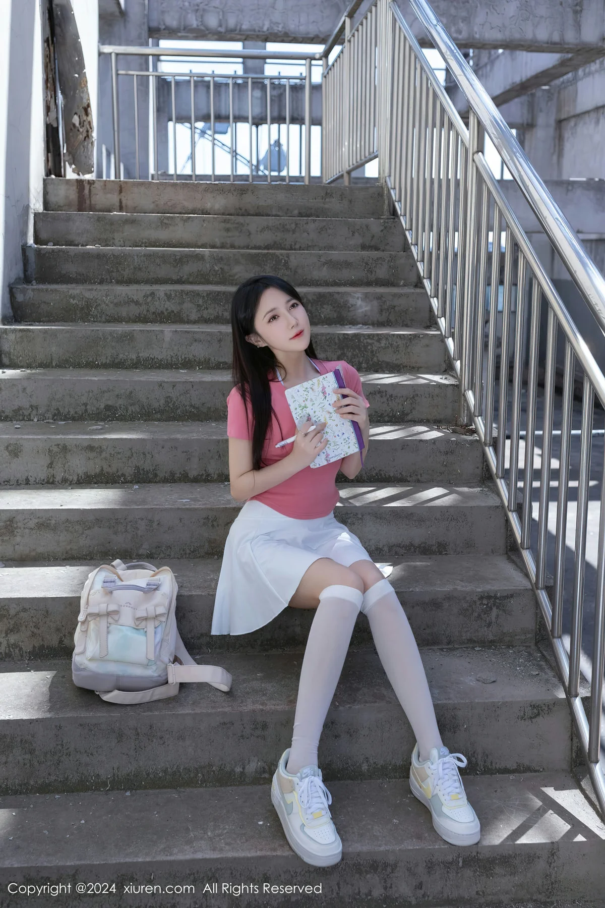 XiuRen 秀人 No.8457 鱼子酱Fish 天台少女性感写真1 - 4