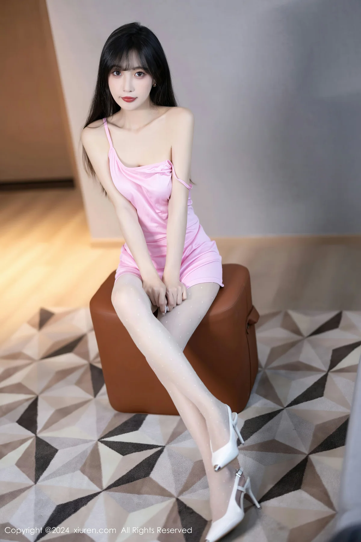 XiuRen 秀人 No.8474 林星阑 白色丝袜哈尔滨旅拍33 - 1